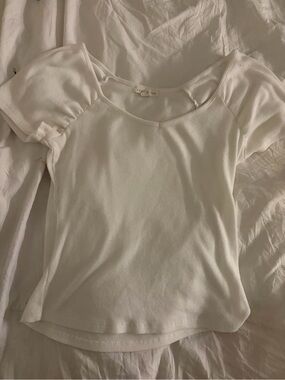 Copper Key White Scoop Neck Ribbed Short Sleeve Top